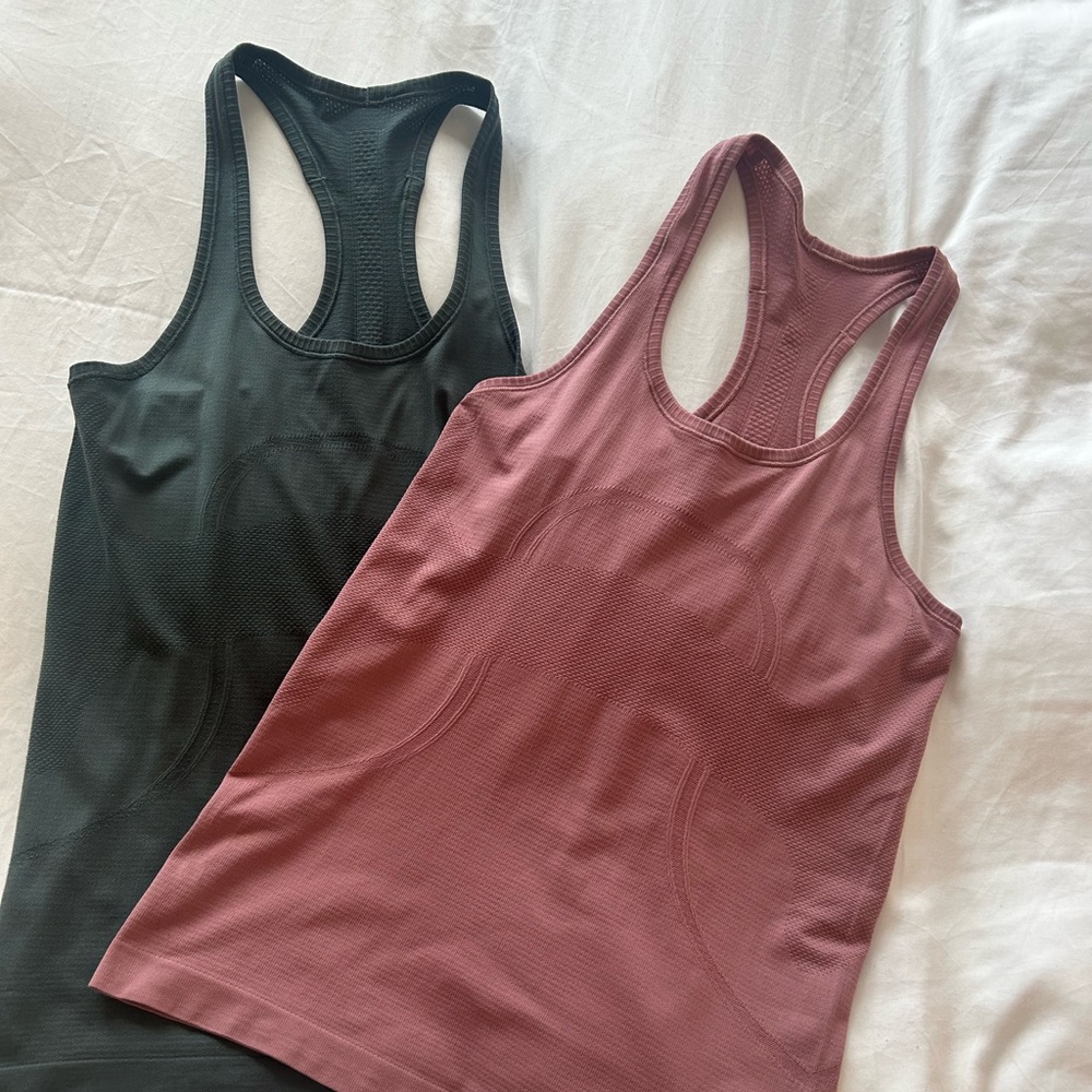 Set of 2 Lululemon tanks